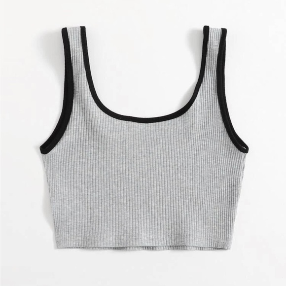 crop top - Picture 2 of 4